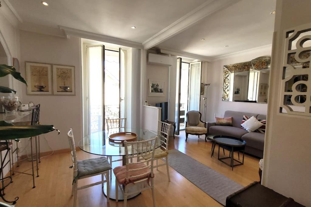 From 1882, Romantic Flat, In The Golden Square * Nizza
