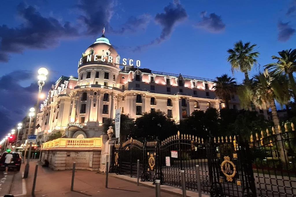From 1882, Romantic Flat, In The Golden Square * Nizza