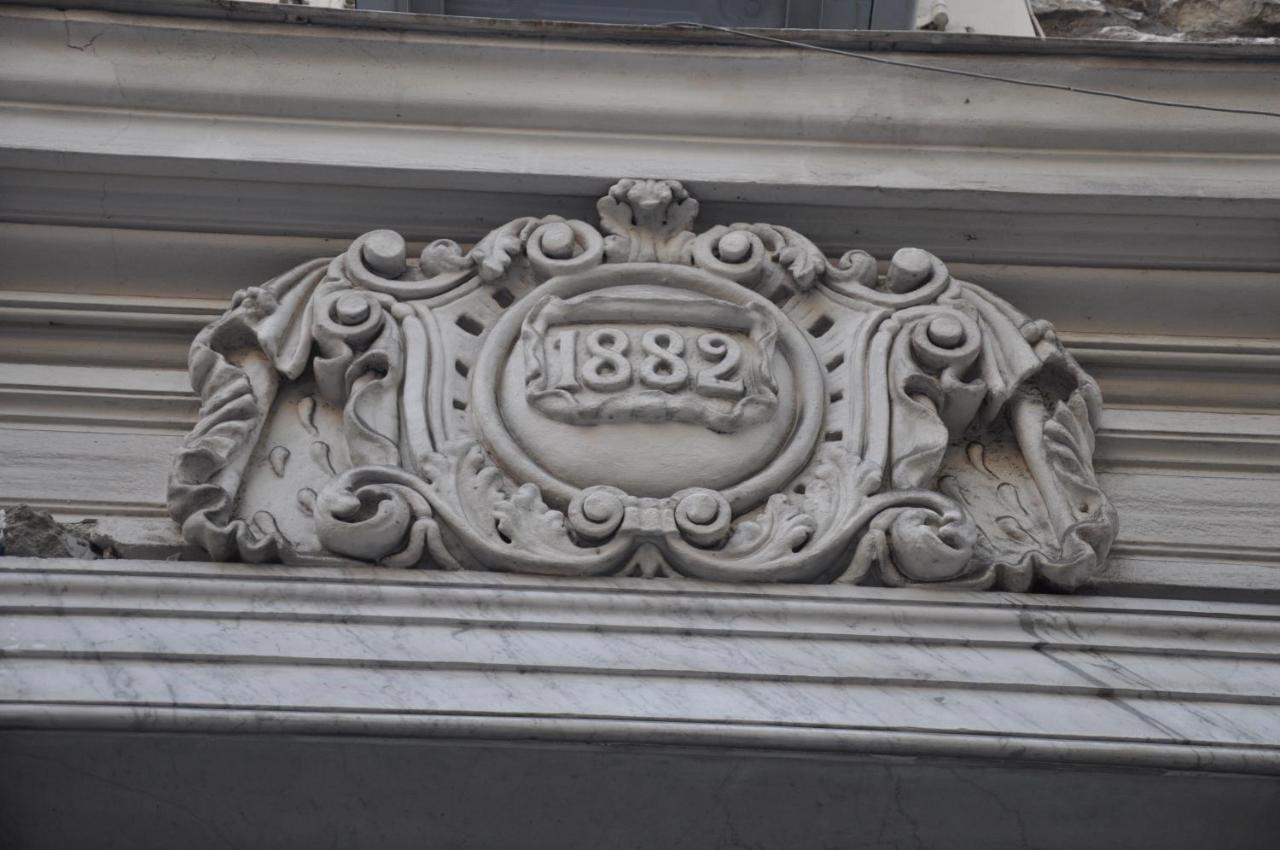 From 1882, Romantic Flat, In The Golden Square Nice