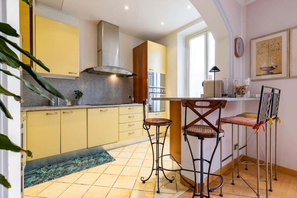 Apartment From 1882, Romantic Flat, In The Golden Square